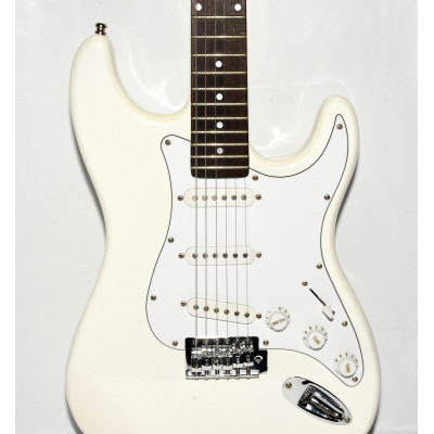 GUITARRA ELECTRICA TIPO STRATOCASTER