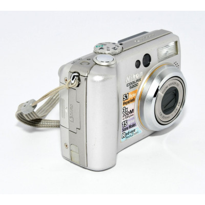 CAMARA DIGITAL COMPACTA NIKON COOLPIX 5200