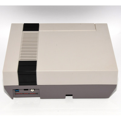 CONSOLA NES CON CAJA Y MANDOS