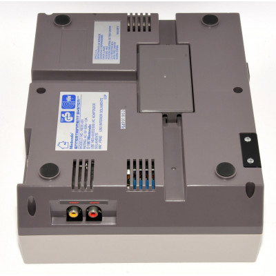 CONSOLA NES CON CAJA Y MANDOS