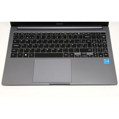 PORTATIL SAMSUNG GALAXY BOOK2 / i5 1235U 1.3GHz / 250GB SSD / 8GB RAM