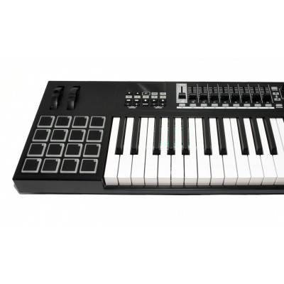 CONTROLADORA TECLADO M AUDIO  CODE49|BILBOTRUKE SEGUNDA MANO