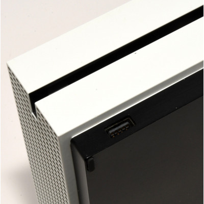 XBOX ONE S 500GB SIN MANDO