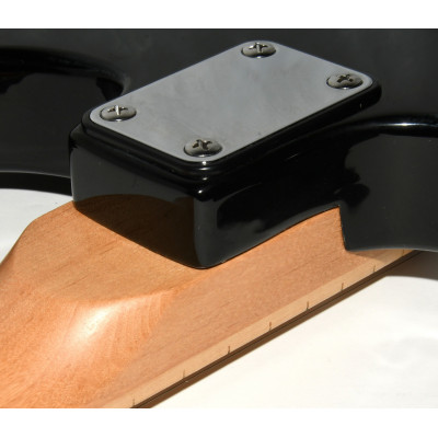 GUITARRA BEHRINGER TIPO STRATOCASTER