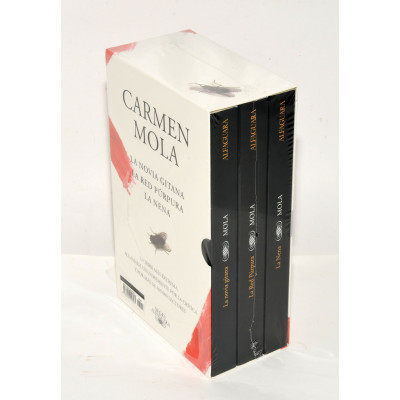 ESTUCHE LIBROS CARMEN MOLA TRILOGIA PRECINTADO| BILBOTRUKE SEGUNDA MANO