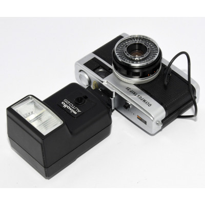 CAMARA VINTAGE OLYMPUS TRIP 35