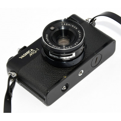 YASHICA MG-1