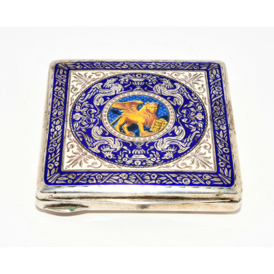 CAJA RAPE DE PLATA CON LEON ESMALTADO