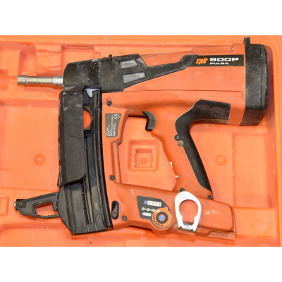 CLAVADORA SPIT PULSA 800P EN MALETIN