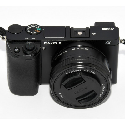 SONY ALPGA 600 + 16-50mm f/3.5-5.6
