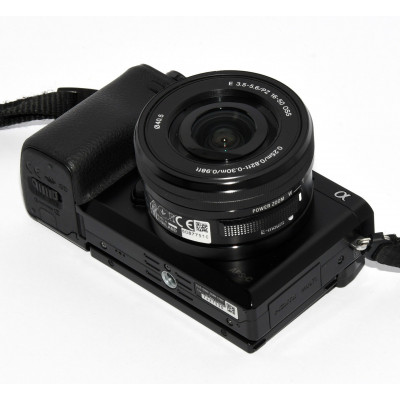SONY ALPGA 600 + 16-50mm f/3.5-5.6