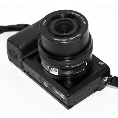 SONY ALPGA 600 + 16-50mm f/3.5-5.6