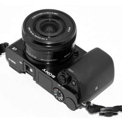 SONY ALPGA 600 + 16-50mm f/3.5-5.6