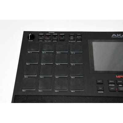 CONTROLADORA AKAI MPC LIVE II