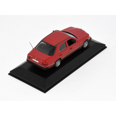 COCHE A ESCALA MERCEDES BENZ 300D TURBO MINICHAMPS