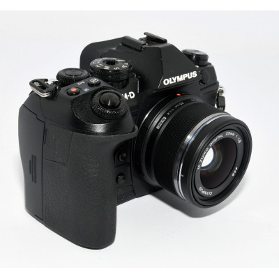 CAMARA MIRRORLESS OLYMPUS OM-D E-M1 MARK II + 25MM F:1.8