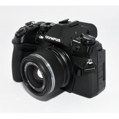 CAMARA MIRRORLESS OLYMPUS OM-D E-M1 MARK II + 25MM F:1.8