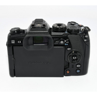 CAMARA MIRRORLESS OLYMPUS OM-D E-M1 MARK II + 25MM F:1.8
