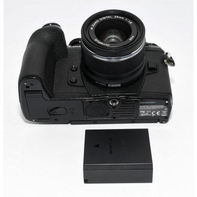 CAMARA MIRRORLESS OLYMPUS OM-D E-M1 MARK II + 25MM F:1.8
