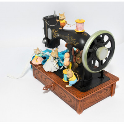 CAJA DE MUSICA CON FIGURAS SEW PETITE ENESCO