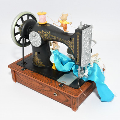 CAJA DE MUSICA CON FIGURAS SEW PETITE ENESCO