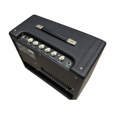 AMPLIFICADOR FENDER BLUES JUNIOR IV