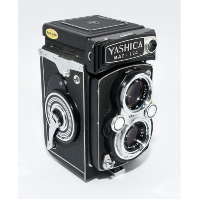 CAMARA ANALOGICA YASHICA MAT 124