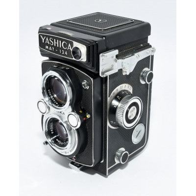 CAMARA ANALOGICA YASHICA MAT 124