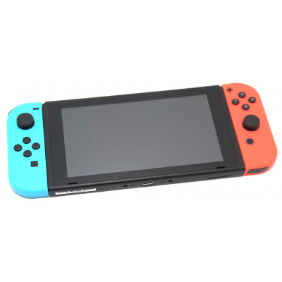 CONSOLA NINTENDO SWITCH AZUL Y ROJA