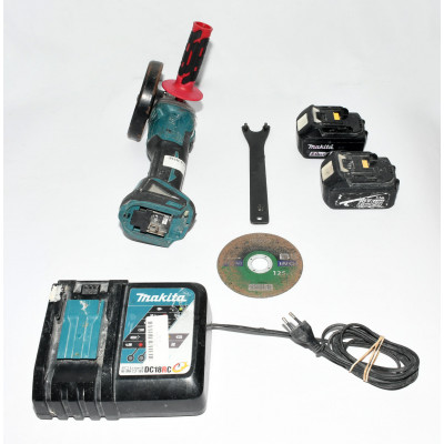 MINI AMOLADORA MAKITA DGA504