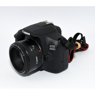 CAMARA REFLEX CANON EOS 2000D + 50MM