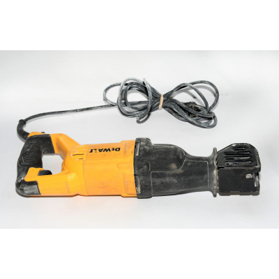 SIERRA SABLE DEWALT DWE305PK
