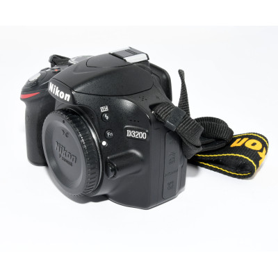 CUERPO CAMARA REFLEX NIKON D3200