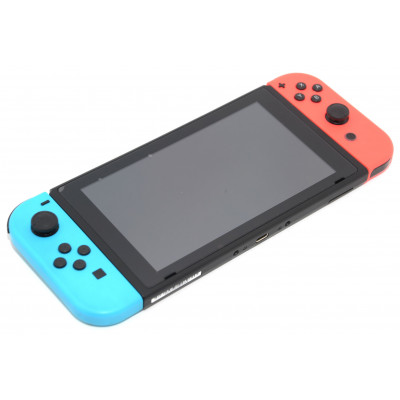 CONSOLA NINTENDO SWITCH AZUL Y ROJA