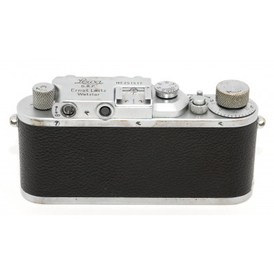 CAMARA LEICA IIIA CON OBJETIVO ELMAR 50MM F3.5 FABRICADA EN 1937