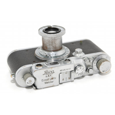 CAMARA LEICA IIIA CON OBJETIVO ELMAR 50MM F3.5 FABRICADA EN 1937