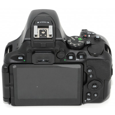 CÁMARA RÉFLEX DIGITAL NIKON D5600 + 18-55