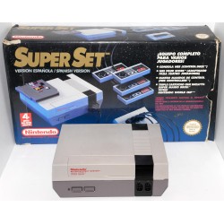 CONSOLA NINTENDO NES CON 4 MANDOS