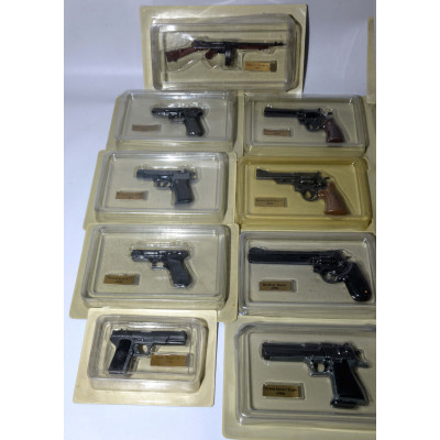 COLECCION MINIATURAS DE ARMAS