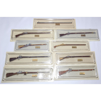 COLECCION MINIATURAS DE ARMAS
