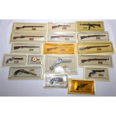 COLECCION MINIATURAS DE ARMAS