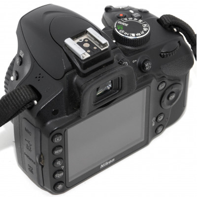 CÁMARA REFLEX DIGITAL NIKON D3200