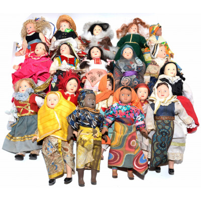 75 MUÑECAS DE PORCELANA DEL MUNDO