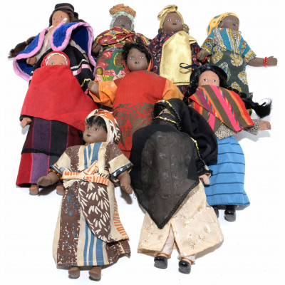 75 MUÑECAS DE PORCELANA DEL MUNDO