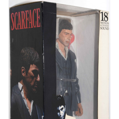 FIGURA SCARFACE NECA 18 INCH