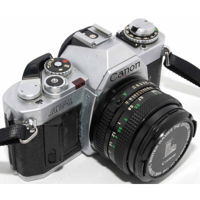 CAMARA REFLEX CANON AV-1 + 50MM 1:1.8