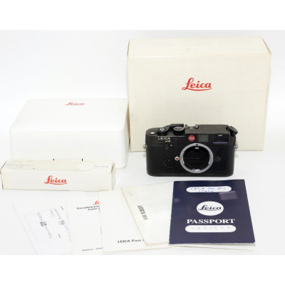 CÁMARA TELEMÉTRICA LEICA M6 (1991) CON CAJA Y DOCUMENTACIÓN