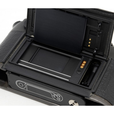 CÁMARA TELEMÉTRICA LEICA M6 (1991) CON CAJA Y DOCUMENTACIÓN