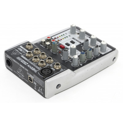 MESA MEZCLAS BEHRINGER XENYX Q502USB