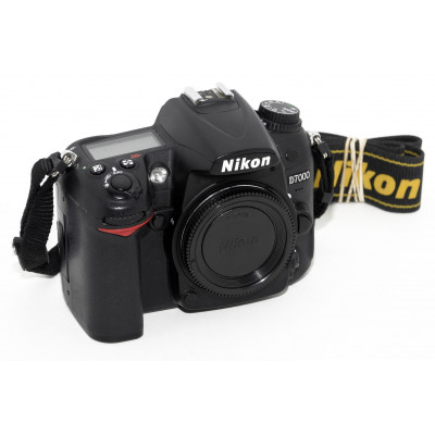 CÁMARA REFLEX NIKON D7000